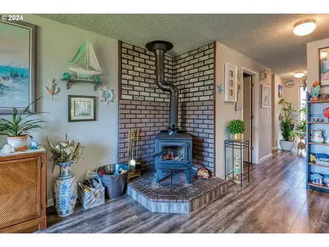 435 Se Inlet Avenue Lincoln City OR 97367