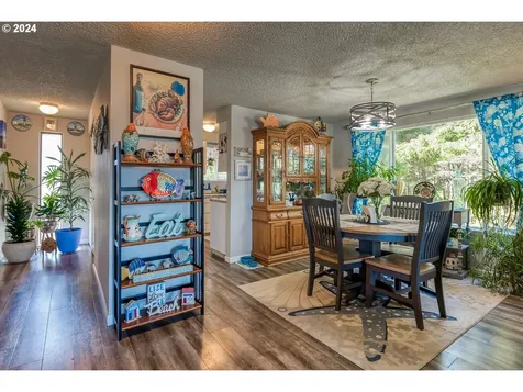 435 Se Inlet Avenue Lincoln City OR 97367
