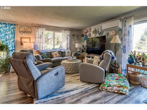 435 Se Inlet Avenue Lincoln City OR 97367