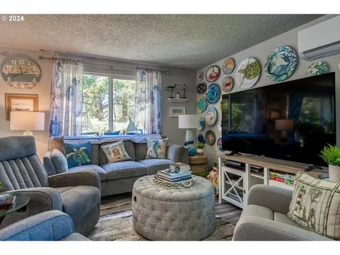 435 Se Inlet Avenue Lincoln City OR 97367