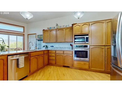 16709 Crown Terrace Road Brookings OR 97415