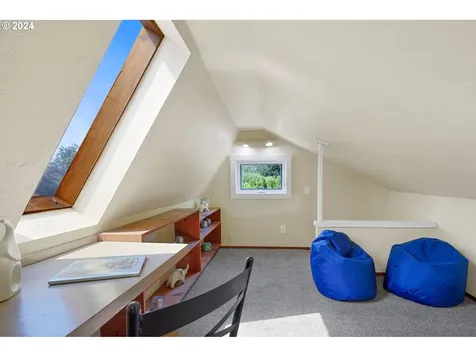 1242 NW Hillcrest Drive Corvallis OR 97330