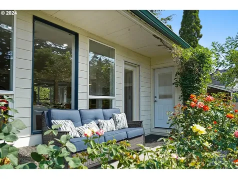 1242 NW Hillcrest Drive Corvallis OR 97330