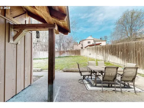 1221 Nw Despain Avenue Pendleton OR 97801