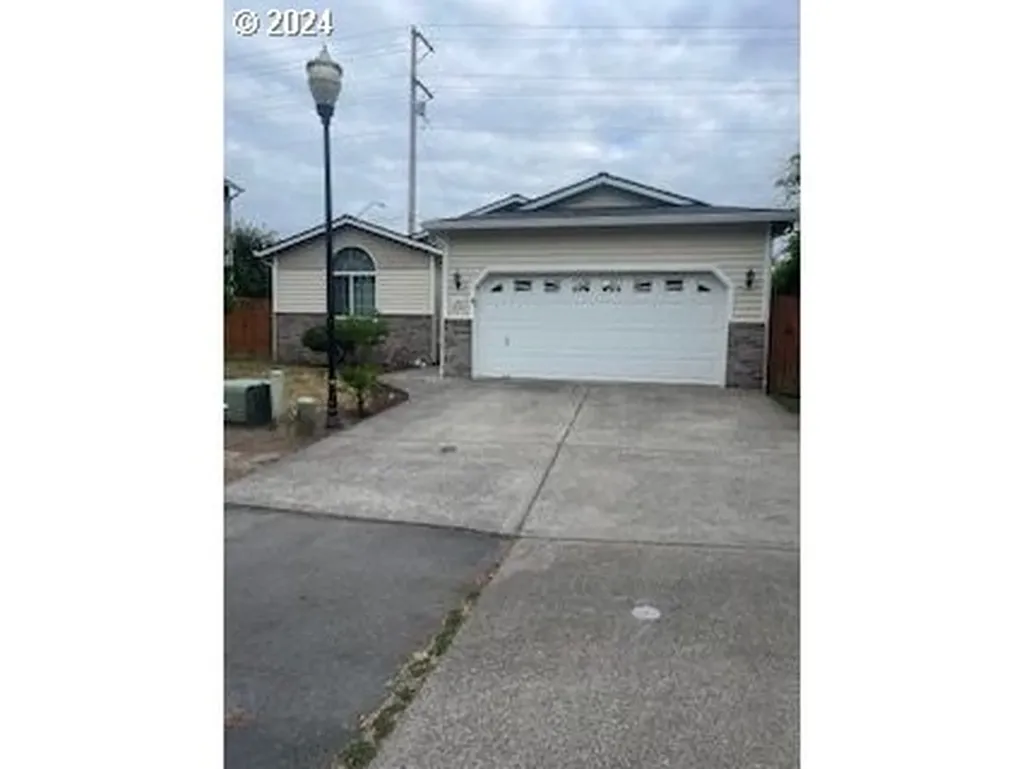 1972 Meadowood Loop Woodland WA 98674