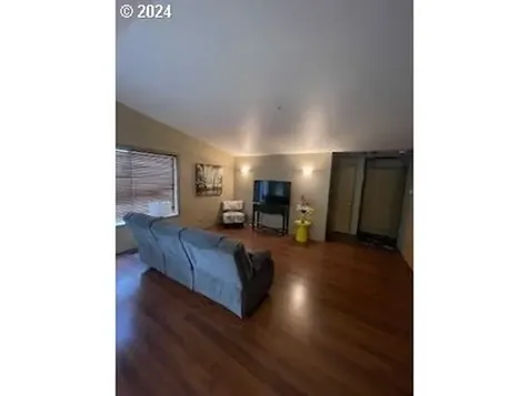 1972 Meadowood Loop Woodland WA 98674