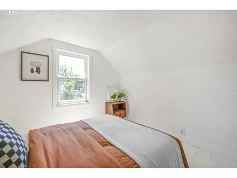 5744 N Mississippi Avenue Portland OR 97217