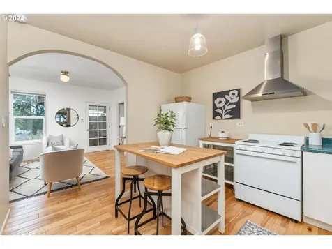 8621 Se Raymond Court Portland OR 97266