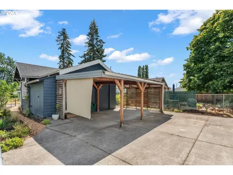 8621 Se Raymond Court Portland OR 97266