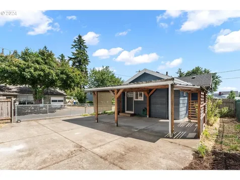 8621 Se Raymond Court Portland OR 97266