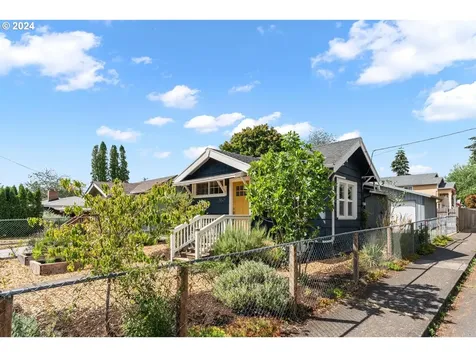 8621 Se Raymond Court Portland OR 97266