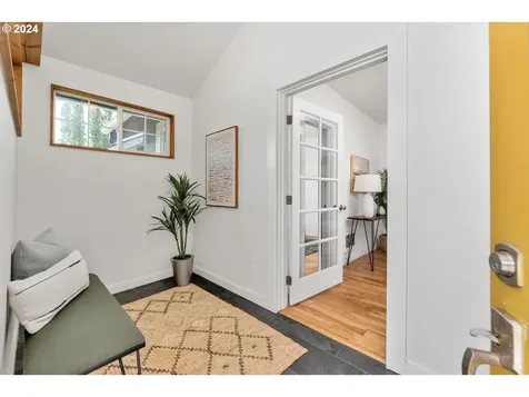 8621 Se Raymond Court Portland OR 97266