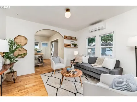 8621 Se Raymond Court Portland OR 97266