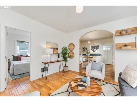 8621 Se Raymond Court Portland OR 97266