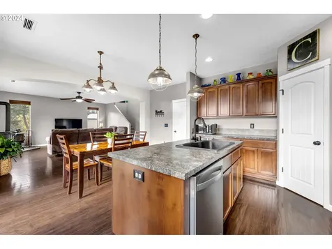 182 Lookout Drive Washougal WA 98671
