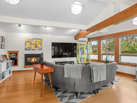 4490 Lakeview Boulevard Lake Oswego OR 97035
