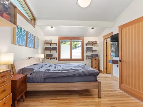 4490 Lakeview Boulevard Lake Oswego OR 97035