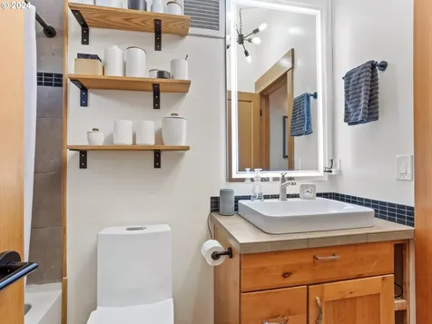 4490 Lakeview Boulevard Lake Oswego OR 97035