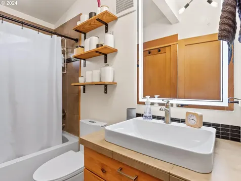 4490 Lakeview Boulevard Lake Oswego OR 97035