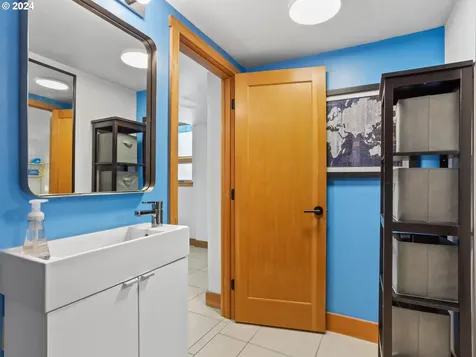 4490 Lakeview Boulevard Lake Oswego OR 97035