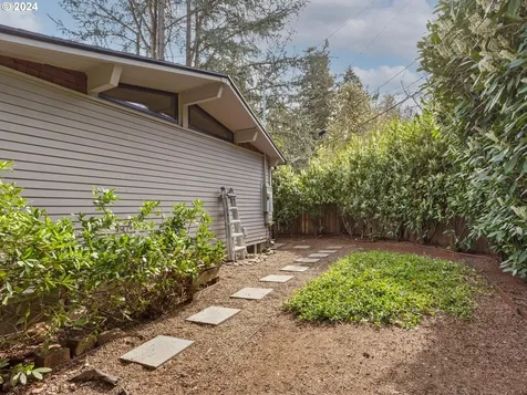 4490 Lakeview Boulevard Lake Oswego OR 97035