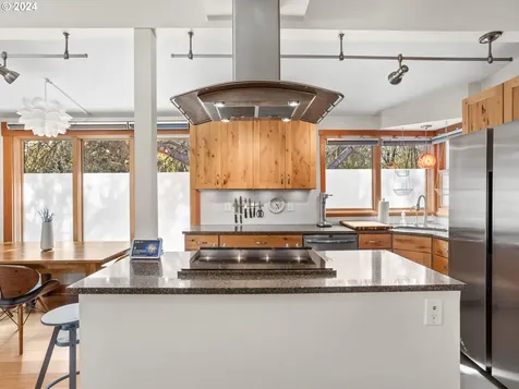 4490 Lakeview Boulevard Lake Oswego OR 97035
