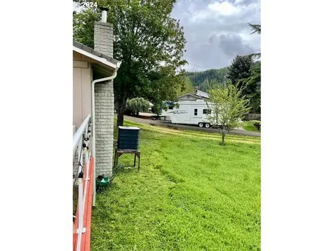 300 N River Drive Roseburg OR 97470