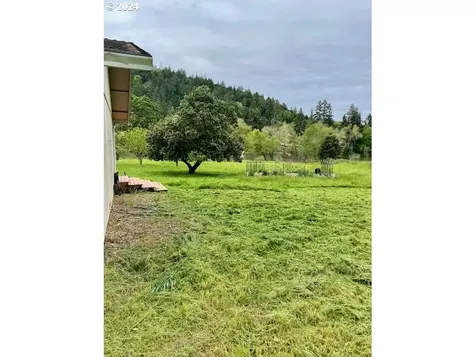 300 N River Drive Roseburg OR 97470