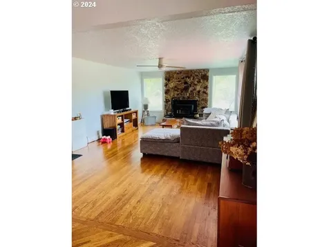 300 N River Drive Roseburg OR 97470
