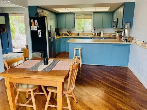 300 N River Drive Roseburg OR 97470