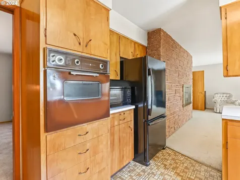 704 N 1st Avenue Hillsboro OR 97124