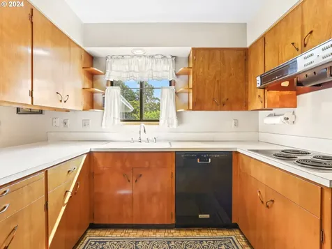 704 N 1st Avenue Hillsboro OR 97124