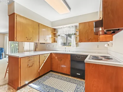 704 N 1st Avenue Hillsboro OR 97124