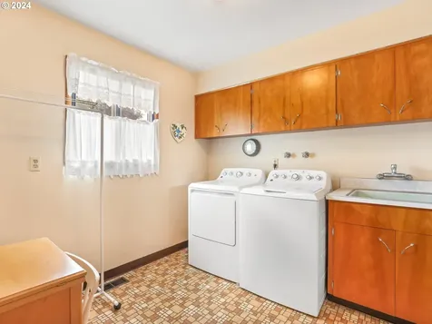 704 N 1st Avenue Hillsboro OR 97124