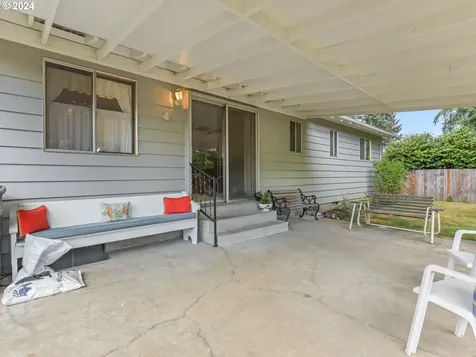 704 N 1st Avenue Hillsboro OR 97124