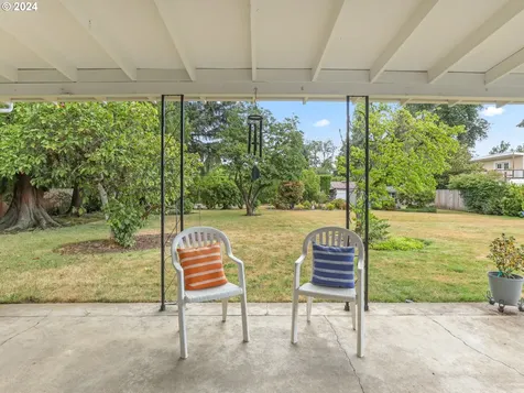 704 N 1st Avenue Hillsboro OR 97124
