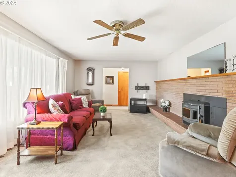 704 N 1st Avenue Hillsboro OR 97124