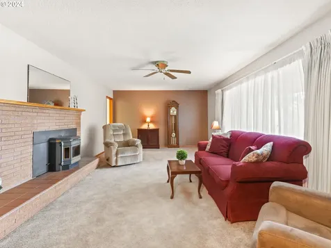 704 N 1st Avenue Hillsboro OR 97124