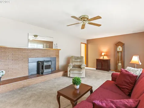 704 N 1st Avenue Hillsboro OR 97124