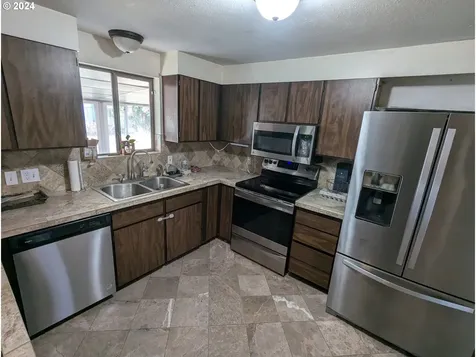 1135 Hartford Street Elgin OR 97827