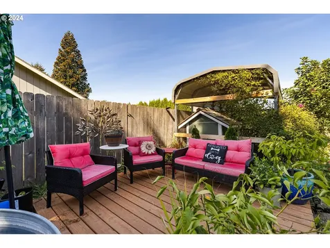 720 Beechwood Street Woodland WA 98674