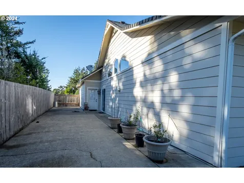 5241 Dunewood Drive Florence OR 97439