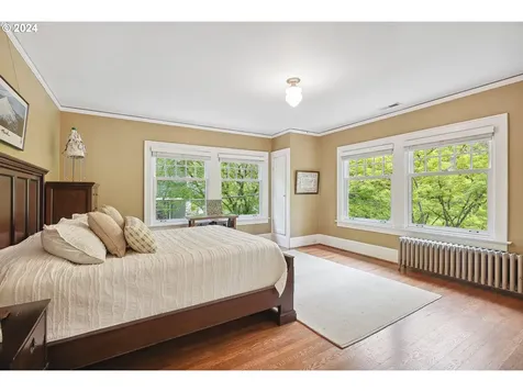 1309 Se 55th Avenue Portland OR 97215