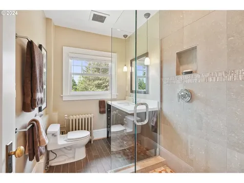 1309 Se 55th Avenue Portland OR 97215