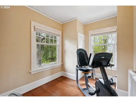 1309 Se 55th Avenue Portland OR 97215