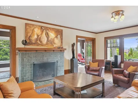 1309 Se 55th Avenue Portland OR 97215