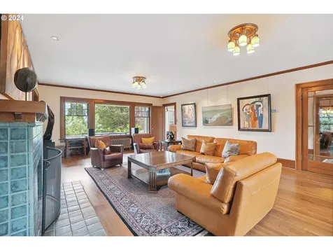 1309 Se 55th Avenue Portland OR 97215