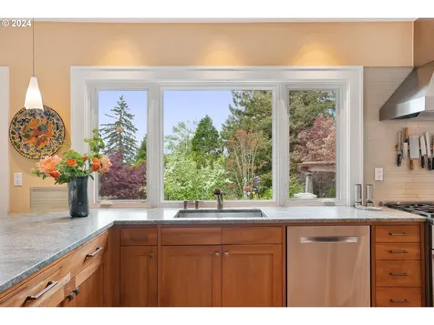1309 Se 55th Avenue Portland OR 97215