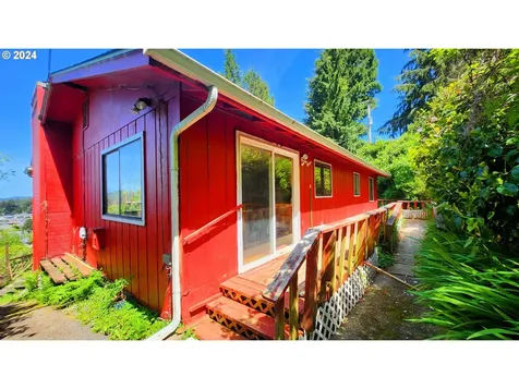 906 S Hill Drive Reedsport OR 97467