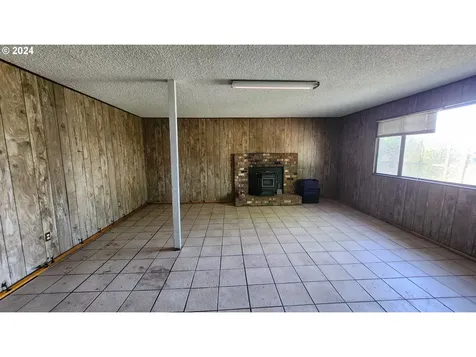906 S Hill Drive Reedsport OR 97467
